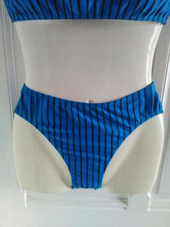 Women's UNUSED with tag 90's blue  and black scoo… - image 6