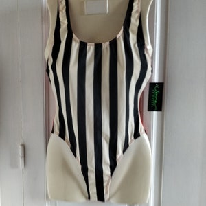 Maillot de bain Femme une pièce vintage années 90 NEUF avec étiquette - rayé noir et blanc, dos uni rouge, fabriqué en France, J de Rosnay
