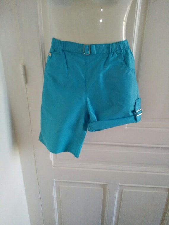 UNUSED vintage woman's blue bermuda shorts - 80's 