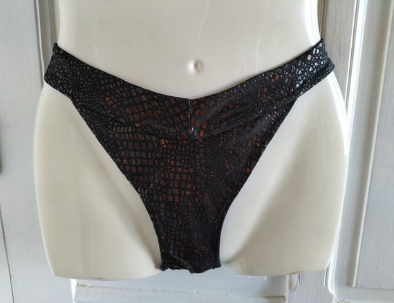 Women's UNUSED with tag two-piece balconnet vinta… - image 5
