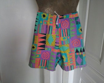 UNUSED 90's vintage mens bermuda shorts - multicolored geometric pattern, drawstring , cotton, 90s fashion, neon shorts, short shorts