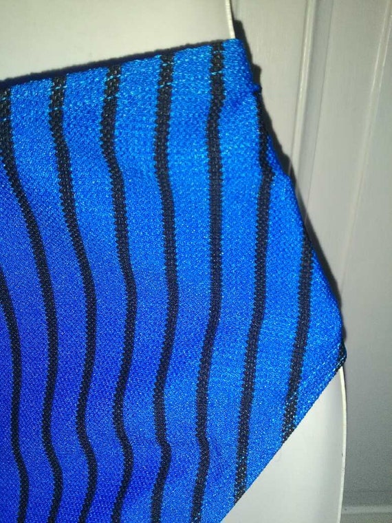 Women's UNUSED with tag 90's blue  and black scoo… - image 8