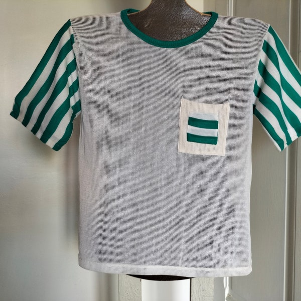 T-Shirt homme VINTAGE années 80 NEUF - tissu filet blanc, manches courtes rayées vert et doublées filet, coton, modal, Fabriqué en France