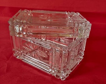 Vintage, rectangular crystal trinketbox, cigarettebox, playing cardbox. Clear cut crystal.