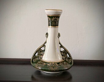 Vase Jugendstil Art Nouveau en céramique.