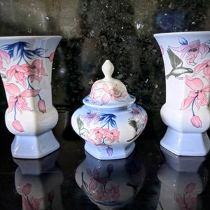 Set van 3 vintage Bareuther Waldsassen Bavaria Duitsland. 2 vazen en een dekselschaal. Kast set.