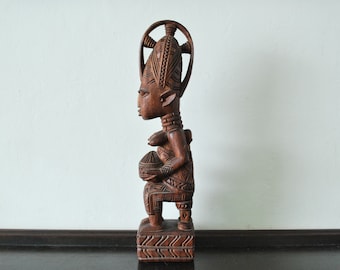 Yoruba Fakeye carved wood Figure - Ajere Ifa - Nigeria