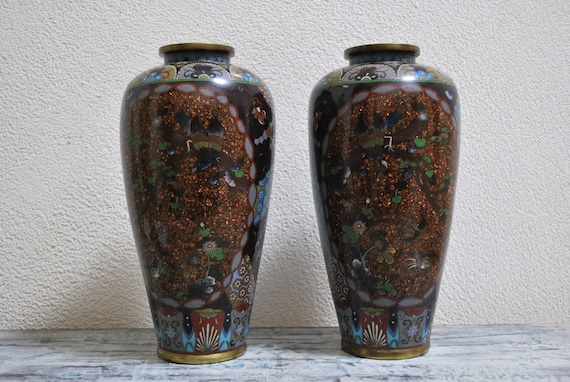 日本製七宝焼き花瓶ペア - ゴールドストーン - 明治時代 - 9.5 インチ