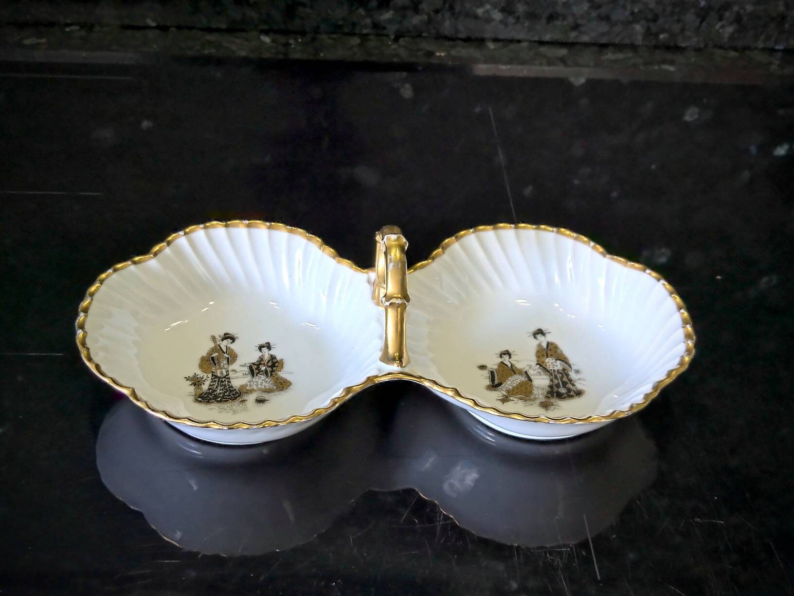 Vintage double divided dish with handke. Gold paint Asian decoration. Geisha.