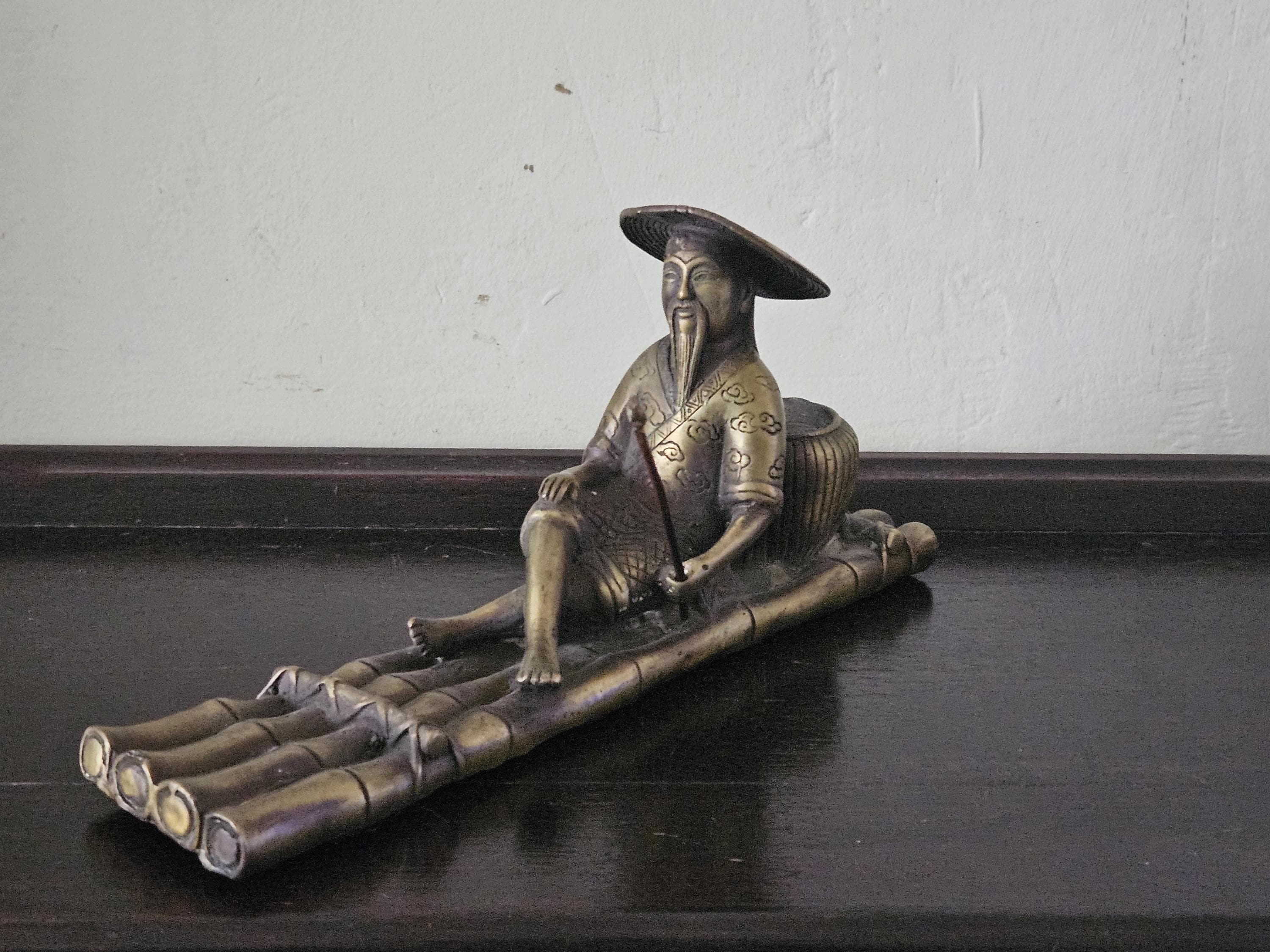 ブロンズ彫刻「小さな漁師」 精密なブロンズ像、魚釣りをする江商