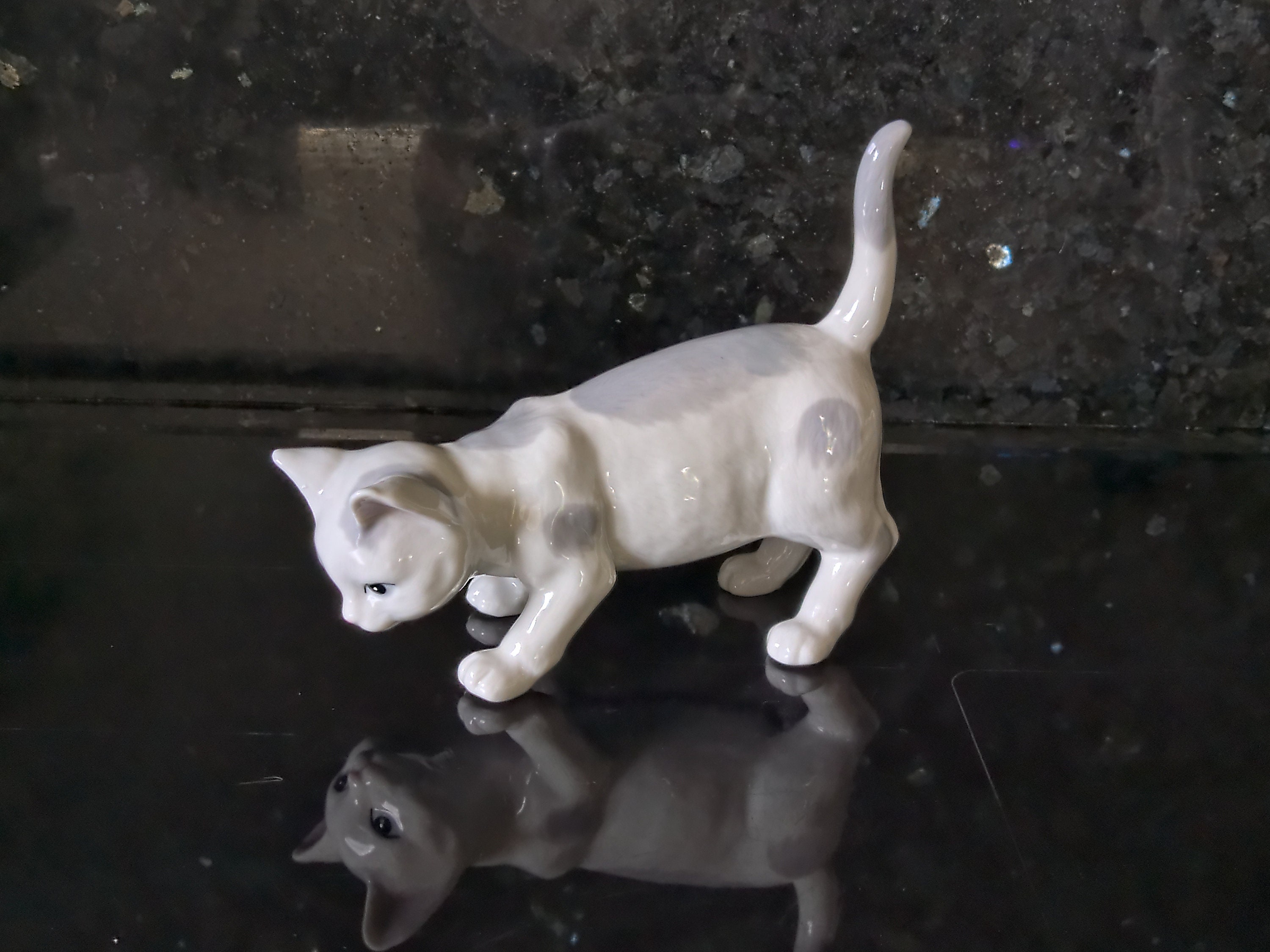 Vintage porcelain Zillermahler cat figurine.