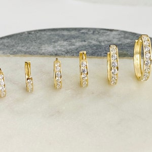 14K Solid Gold Hoop Earrings, 14K Solid Gold Cz Hinged Hoop Earrings, Minimalist Gold Huggie, 14k Solid Gold Earrings, 14K Real Gold -ER247