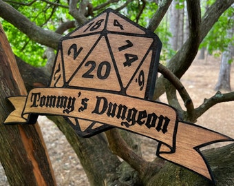 Personalized D20 Tavern Sign – Engraved Wood Dungeons and Dragons Decor