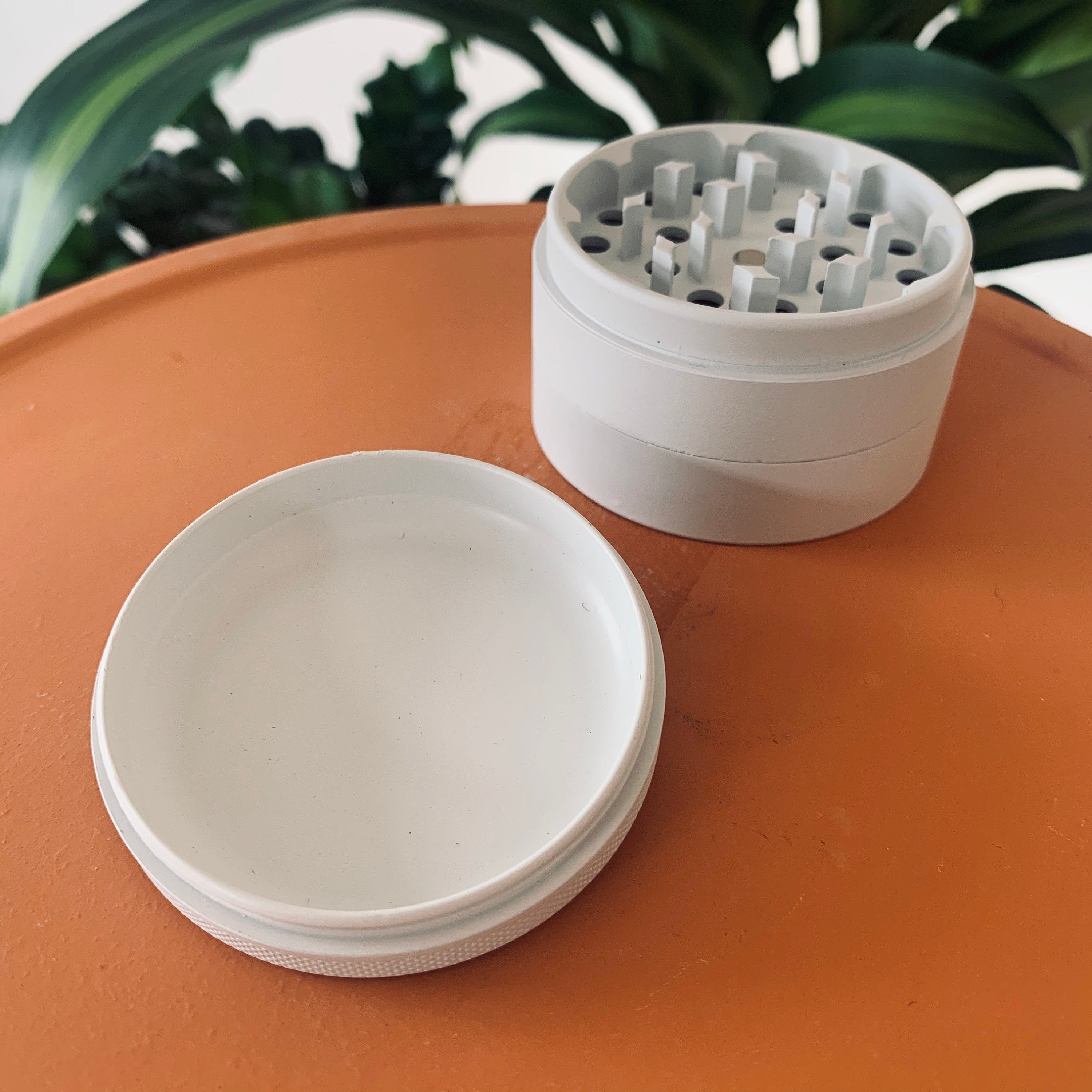 White High Quality Herb Grinder With Kief Catcher Etsy