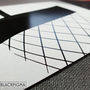 May include: A black and white minimalist design featuring a geometric pattern of intersecting lines forming a grid. The design is printed on a white card with the text "BLACK PIGMA Creations Minimalistes" at the bottom.