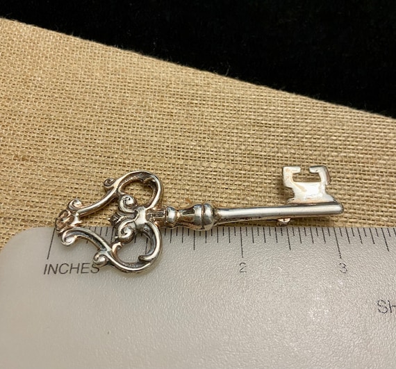 Skeleton Key Pin Brooch Pendant Vintage 1940s Jew… - image 5