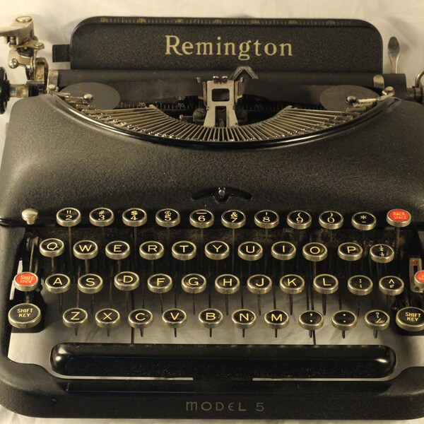 Remington Streamline TR Model 5 Vintage1939 Working Manual Portable Typewriter Matte Black Beauty Writers Creative Instrument Companion Tool
