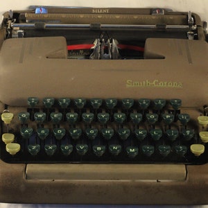 Smith-Corona Silent Vintage 1951 Working Manual Portable Typewriter Beautiful Chocolate Brown Writers Creative Instrument And Companion Tool