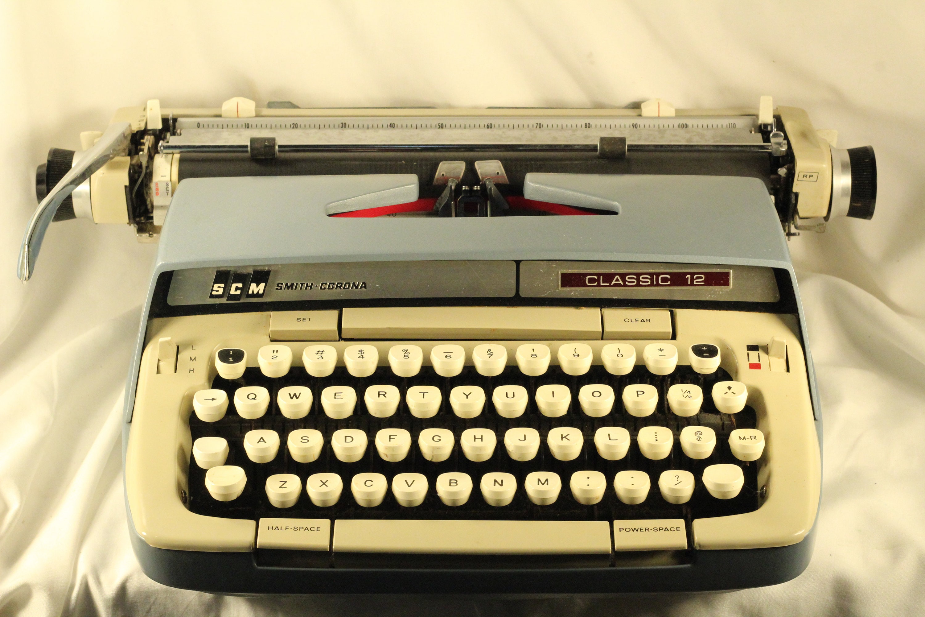 Smith-corona Classic 12 Vintage 1966 Working Manual Portable