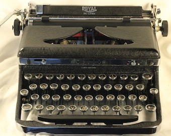 Royal De Luxe Vintage 1937 Working Manual Portable Typewriter Black Marble & Chrome Beautiful Partner Creative Writing Instrument Elite Type