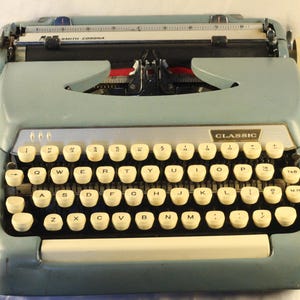 Smith-Corona Classic Vintage 1964 Working Manual Portable Typewriter Beautiful Starmist Blue Writers Creative Instrument Partner Pica Type