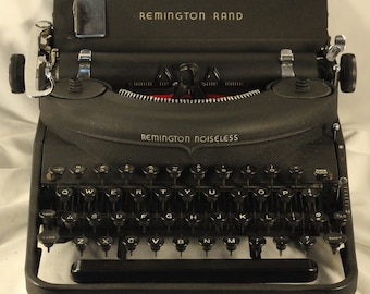 Remington Noiseless Model Seven Vintage 1947 Working Manual Portable Typewriter Black Crinkle Beauty Crisp Elite Type Writer's Creative Tool