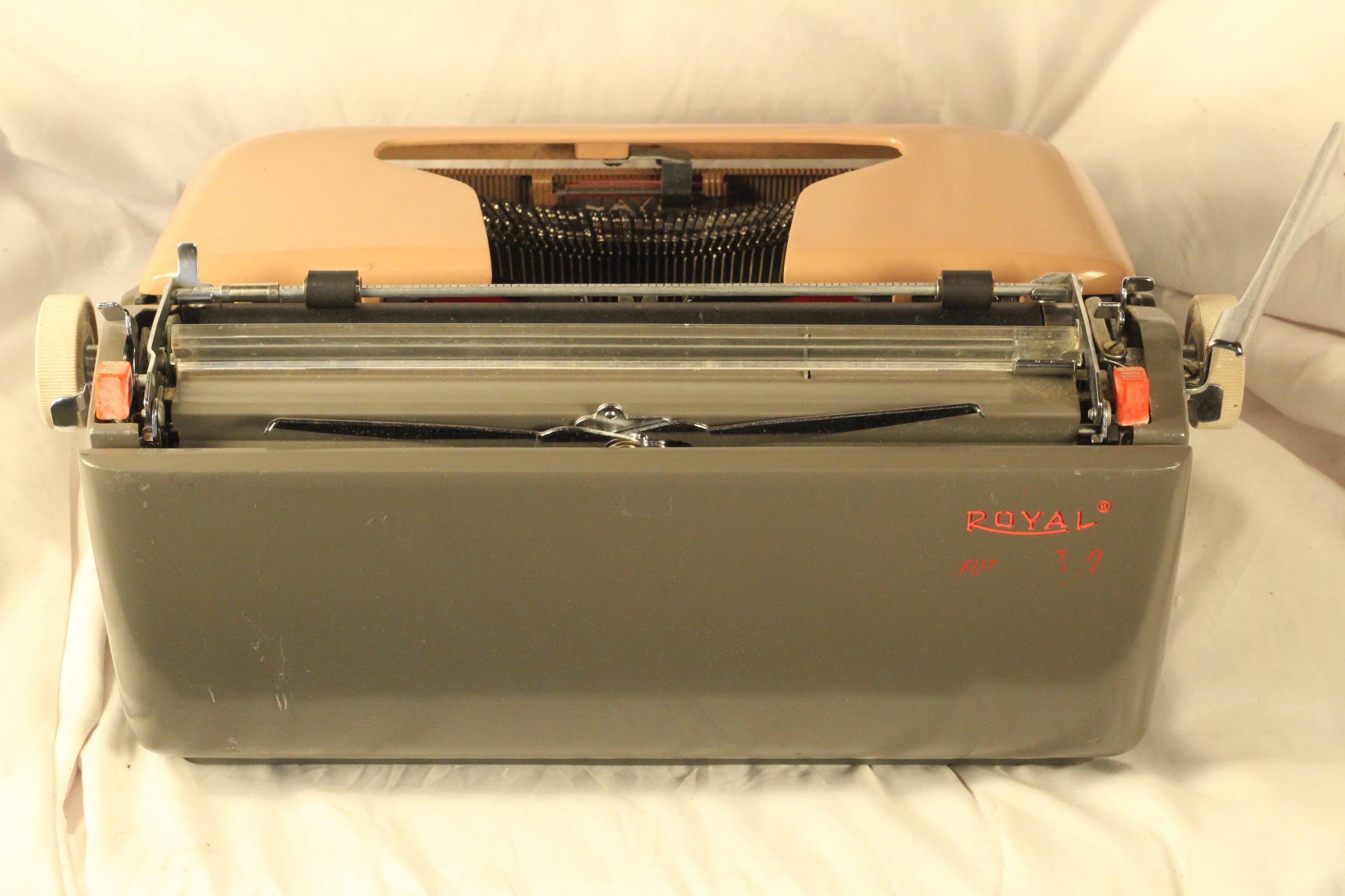 Royal Futura800 ヴィンテージ 1959 手動ポータブルタイプライター