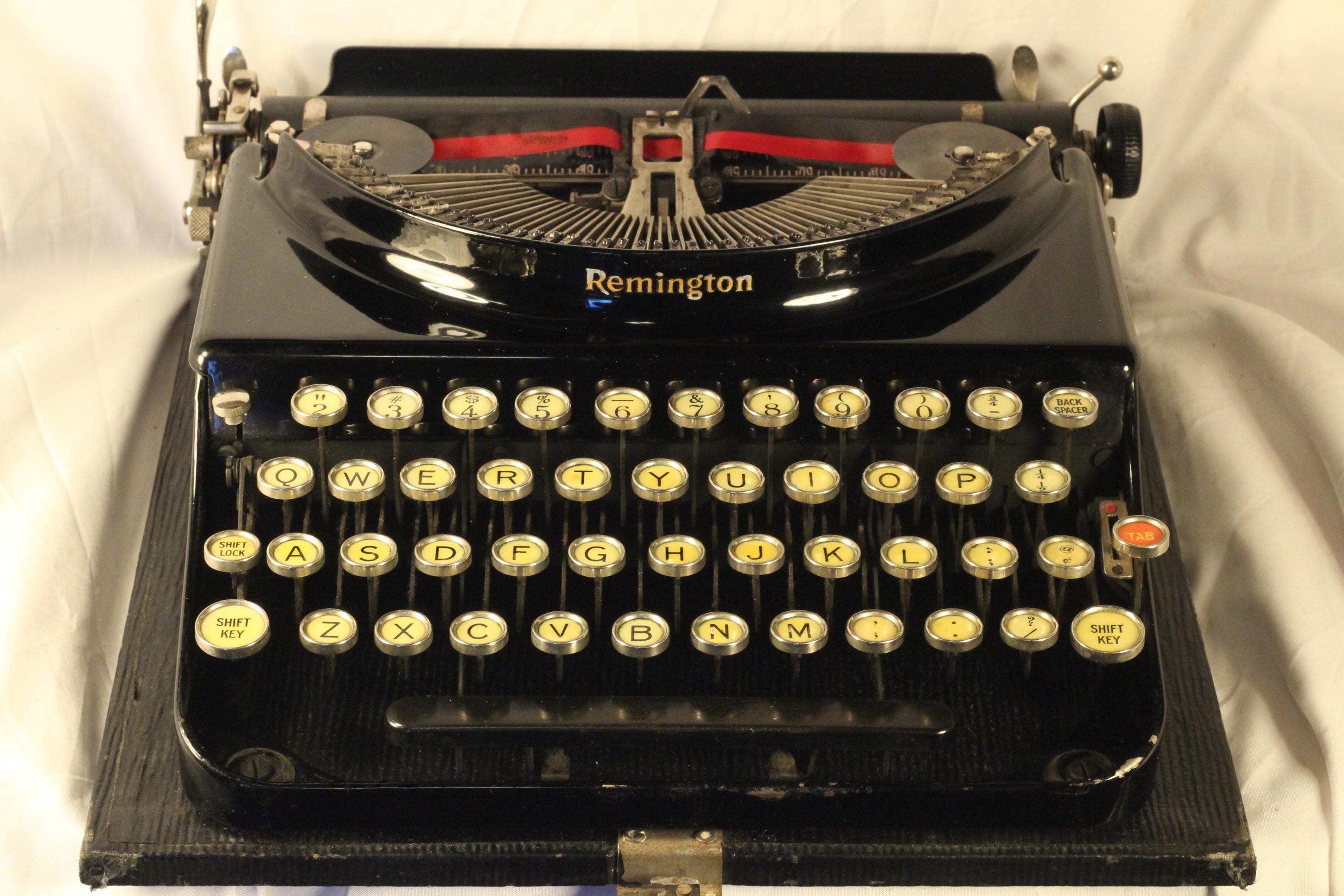 レミントン スリー ビンテージ 1929 ワーキング ポータブル タイプライター レミントン スリー ヴィンテージ 1929 ワーキング マニュアル