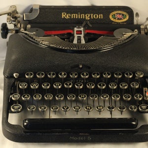 Remington Streamline Canadian Model5 Vintage1939 Working Manual Portable Typewriter Matte Black Beauty Writers Creative Instrument Companion