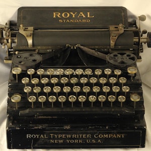 Royal No 1 Vintage 1909 Working Manual Standard Typewriter Gorgeous Gloss Black Beauty  Serious Substantial 115 Year Old Writing Instrument