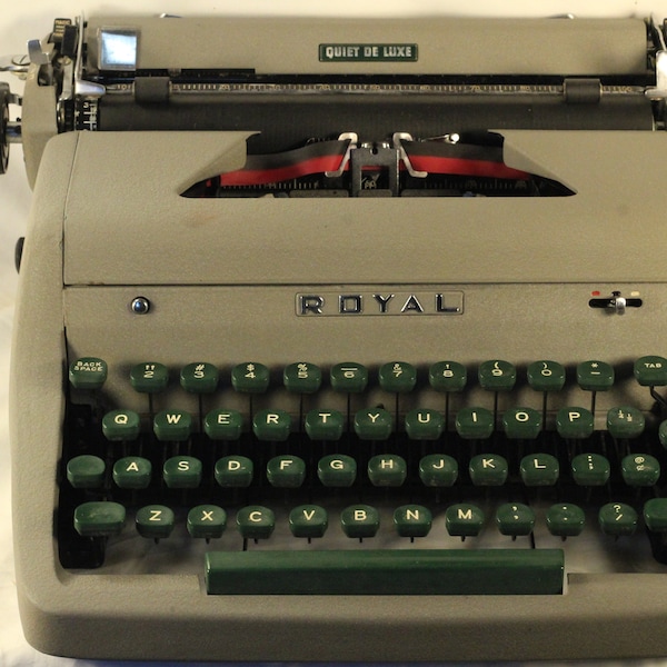 Royal Quiet DeLuxe Vintage1953 Working Manual Portable Typewriter Silver Grey Green Keys Beautiful Creative Writing Instrument Partner Elite