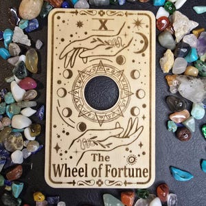 Suporte de esfera de cristal para cartas de tarô da roda da fortuna, suporte de cristal, suporte de carta de tarô, suporte, suporte de cristal, suporte de esfera, bruxa, metafísica