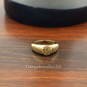 Om Ring, Mediation Ring, Minimalist Brass Om Ring, Spiritual and Timeless, sacred Om Ring, Gift For Yoga Teacher, Shiva Ring, Mantra Ring
