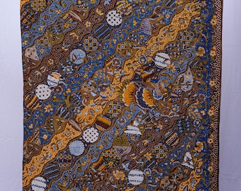 Batik Indonesia, motivo "Cikalan" blu royalty di Cirebon, tessuto di cotone premium, disegnato a mano al 100%, completo Tulis Sarong, prodotto in Indonesia