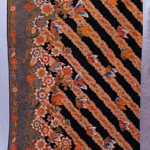 Batik Indonesia, "Bunga Truntum" Motif in the Hokokai Style, Premium Cotton Fabric, 100% Hand Drawn, Full Tulis Sarong, Made in Indonesia