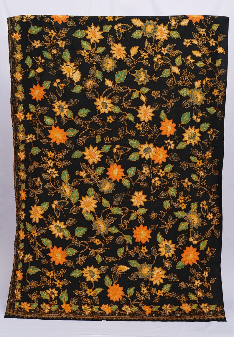 ButterflyDragonfly Motif from Pekalongan Kupucapung Made in Indonesia Batik Indonesia Ultra Premium Cotton 100/% Hand Drawn Sarong