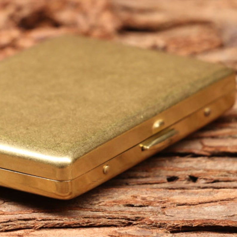 Retro Anti-pressure Cigarette Case Creative Brass Slim Cigarette Ultra