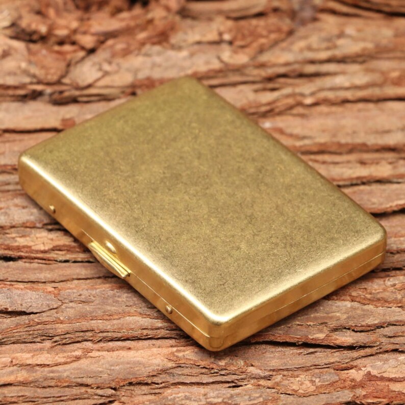 Retro Anti-pressure Cigarette Case Creative Brass Slim Cigarette Ultra