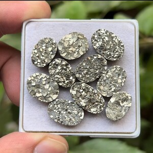 100% natürliche Pyrit Druzy flache Rückseite lose Edelsteine ovale Form, 12-15 mm, 10 Stück Lot für die Herstellung von Schmuck