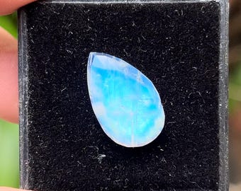 Tranche de pierre de lune arc-en-ciel : pierre précieuse à dos plat pour la fabrication de bijoux