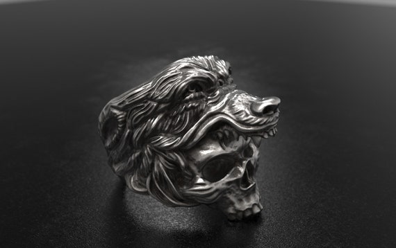 bling jewelry Hunter Wild Animal Mens Wolf Signet Coin Ring Oxidized .925  Sterling Silver