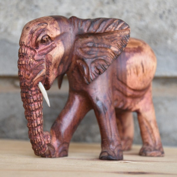 EN VENTE sculptures sur bois africaines, sculpture sur bois d'éléphant, décoration naturelle pour la maison, décoration en bois, sculpture d'animaux, sculpture kenyane, idées cadeaux