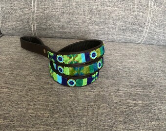 Laisse pour chien en cuir perlé, Laisse pour chien en cuir fait main africaine, Laisse pour chien en perles Massaï, Bijoux africains pour animal de compagnie, cadeaux pour chien, Pe en cuir