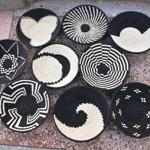 Black Wall Decor Basket, African Wall Decor Display Baskets, Handwoven Decorative Baskets, Black And White Raffia Basket, Hanging Basket image 1