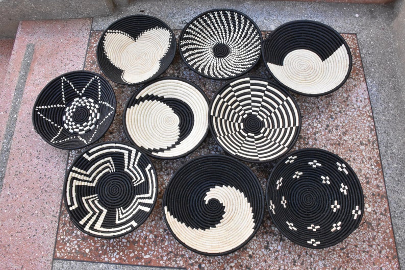 Black Wall Decor Basket, African Wall Decor Display Baskets, Handwoven Decorative Baskets, Black And White Raffia Basket, Hanging Basket image 1