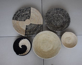 Woven Wall Basket Set of 5, Black White  Basket Wall Decor, African Wall Decor Display Baskets, Handwoven Decorative Baskets Christmas