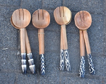 EN VENTA Cuchara para servir de madera, Cucharas de ensalada de madera hechas a mano, Juego de 2 utensilios de cocina de madera de olivo tallados a mano, Regalos de madera para el hogar