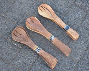 Cuchara para servir de madera, servidores de ensalada de madera hechos a mano, juego de 2 cucharas de cocina de madera talladas a mano, accesorios de cocina de madera Utensilios de granja