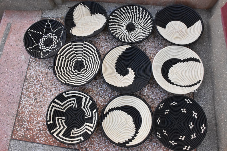 Black Wall Decor Basket, African Wall Decor Display Baskets, Handwoven Decorative Baskets, Black And White Raffia Basket, Hanging Basket image 4