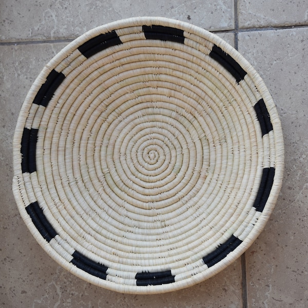 Black and Natural Raffia  Handwoven Baskets, Monochrome Wall Plates, Fruit Wall Art, Black and White Decor Baskets, Decorative Wall  Basket